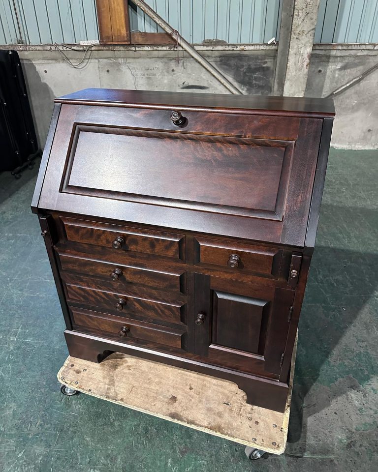 北海道民芸　 ビューロデスク・本棚・洋服箪笥 をお買取り致しました。