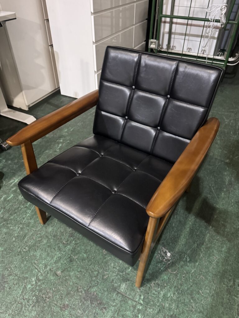 （家具　買取　大阪）大阪府大阪市北区のお客様よりカリモク60のKチェアをお買取りいたしました。