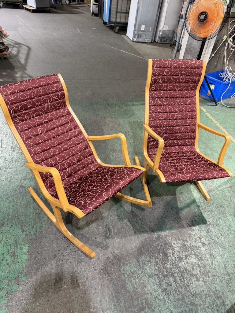 （兵庫　家具　買取）兵庫県芦屋市のお客様より、天童木工ヘロンシリーズのロッキングチェアを2脚お買取させていただきました。