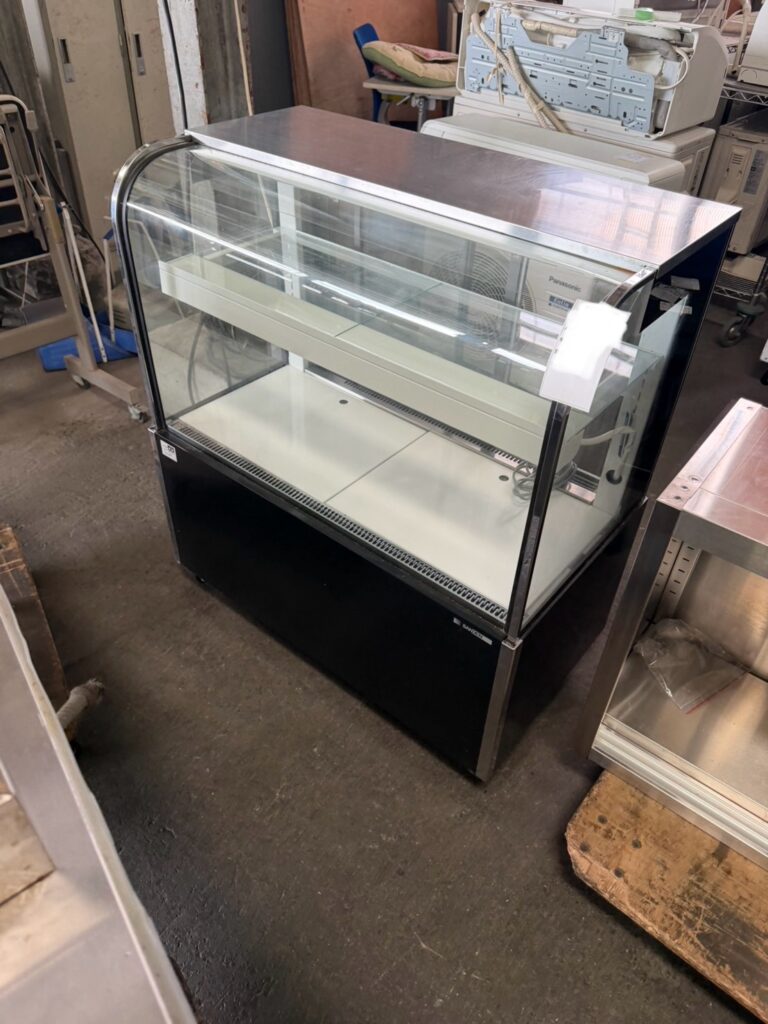 (大阪 厨房 買取)大阪府大阪市中央区のお客様より、業務用冷蔵ショーケースTSR-B090XB-Cをお買取りいたしました。